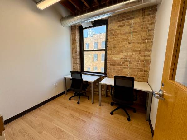 Plug & Play Offices – High-Speed Internet + Business Address Included 1