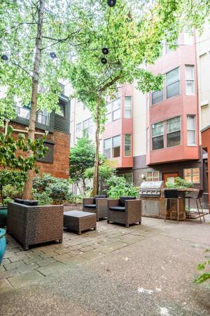 $1,350 / 436ft2 - Estudio, ubicado en Seattle, acceso con intercomunicador (2510 Western Avenue, Suite 100, Seattle, WA)63688443820163122