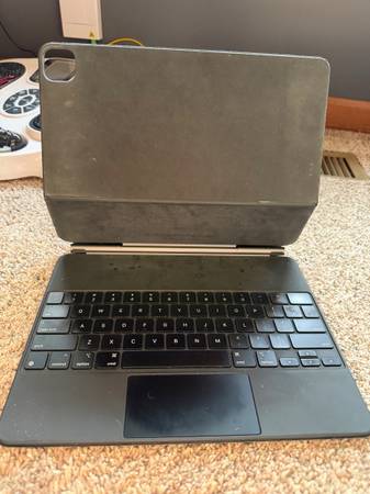 iPad Pro 11 inch keyboard 1