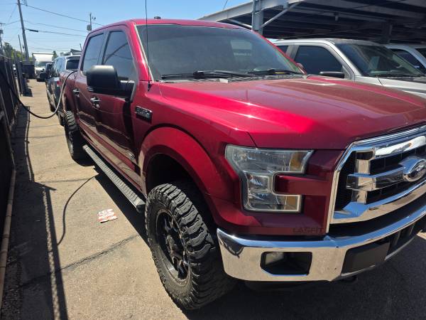 2015 Ford F-150 XLT SuperCrew - Photo 2