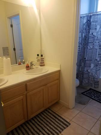 $1,000 / 2br - Free street parking, 5 mins from Brisbane & SSF (daly city)63823031824897122