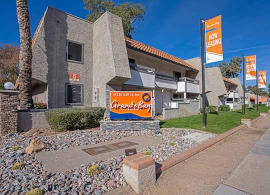 $925 / 1br - 700ft2 - NEW AMENITIES, 4 POOLS, 1ST & 2ND FLOOR. IN UNIT W/D, COVERED PARKING63623875267203122