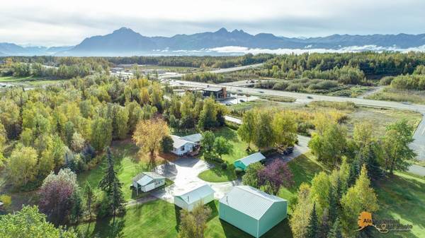 $695,000 / 3br - 2738ft2 - REDUCED!! Rare 4.93 Acre Homestead Unrestricted Property (Wasilla)64014171331331120