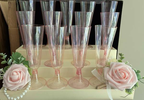 PLASTIC CHAMPAGNE GLASSES & WRIST CORSAGE 1