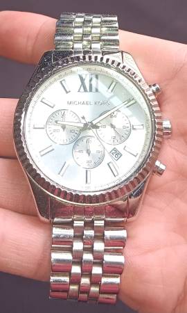 Michael Kors Chronograph Watch – Excellent Condition 1