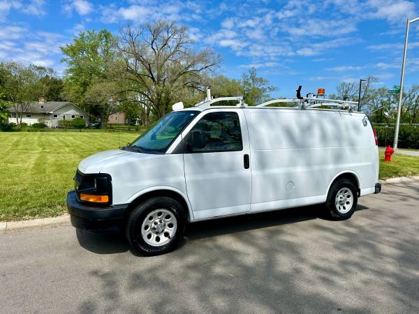 2013 chevrolet express awd - $13,49863618732868739123