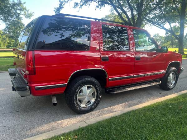 1999 Chevrolet Tahoe LT 4X4 Pocas Millas - $19,500 (Champaign illinois)63622151109891124