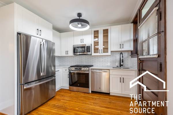 $1,600 HUGE Renovated Logan Square/Avondale Studio! (Avondale)64041644291970121