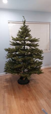 Artificial Christmas tree 1