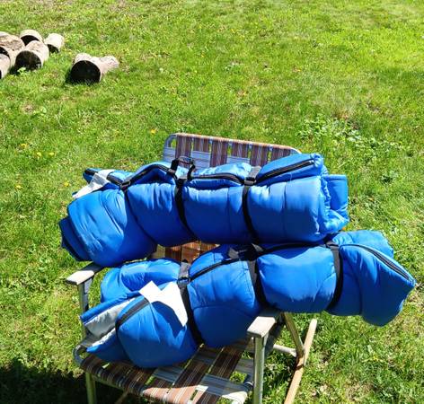 2 sleeping bags and cinch sacks 1