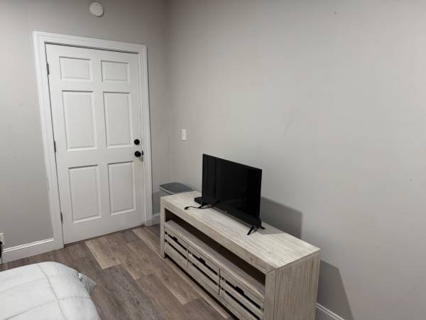 $300 / 1br - Room for rent 300.00 a week all utilities included (Quakertown)64010162513794121