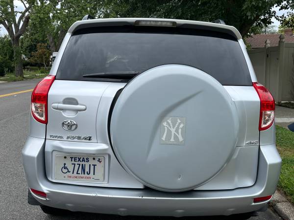 2007 Toyota RAV4 AWD, pocos kilómetros, 82K millas originales - $5.500 (QUEENS)63437716398209124