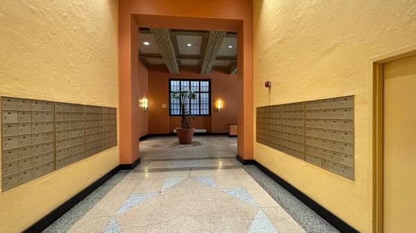 $1,225 Efficiency studios price ranging between $1,225.00 to $1,550.00 (tenderloin)63682851390337123