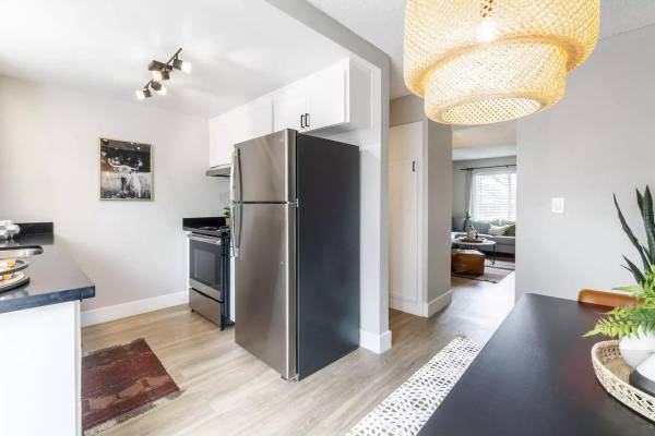 $1,484 / 1br - 644ft2 - Assigned Parking, Tour Today, Sparkling Pool, Private Patio (Arden Arcade)64043495627139121