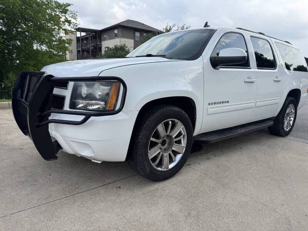 2014 Chevy Suburban - $8,99963439388492673124