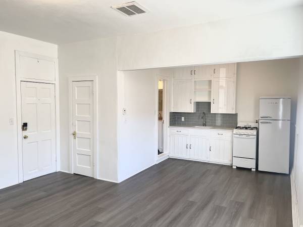 $1,450 / 1br - ¡Disponible Pronto! Un Dormitorio en W. San Francisco St. Fiorina Properties63806020059649122