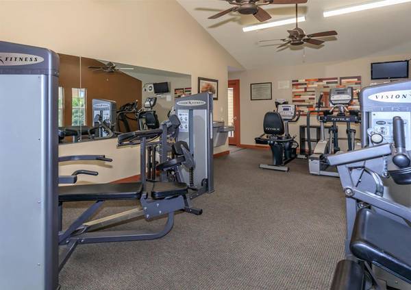 $1,650 / 2br - ASK FOR A TOUR! - Convenient 2 Bedroom - Townhome Layouts Available (Tigard)63914738034306123
