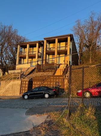 Need Photographer - Quick Exterior House Front Photos (Curbside Only) 1