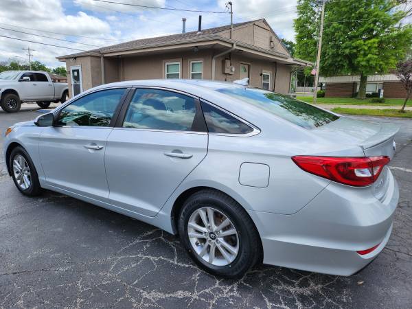 2017 Hyundai Sonata - $12,950 (102 e. Nichols Spring Hill ks.)63621970231427122