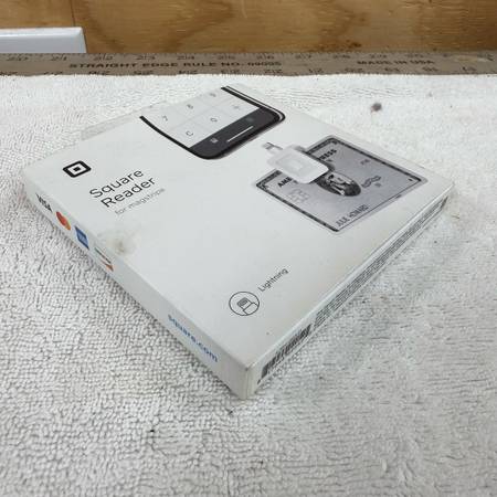 NEW Square Reader for Magstripe lightning charging port SEALED  Pick up in Deer  1