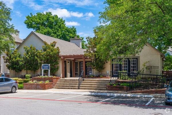 $1,010 / 1br - 534ft2 - Dining Room, Balcony, Views (1450 N Watson Rd, Grand Prairie, TX)63796304529153123