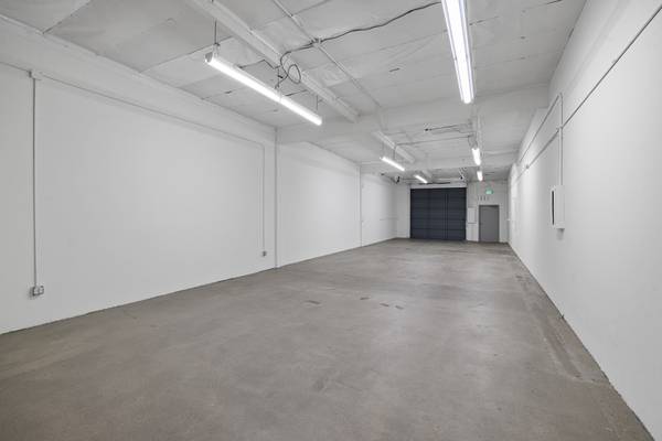 🏗️ Big Potential in This 2k SF Warehouse – Tour Now! 1