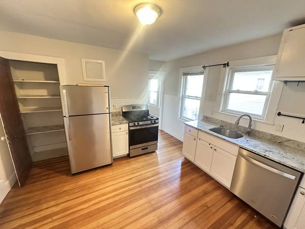 $3,450 / 2br - West Cambridge 2 Bed/1 Bath | Cats Allowed | Near Huron Ave63614216345985122