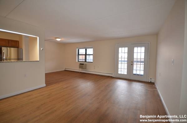 $3,050 / 2br - **NEEDHAM HEIGHTS 2 BED/2 FULL BATH-PARKING, IN-UNIT LAUNDRY & NO FEE! (Needham Heights)63863135292417120