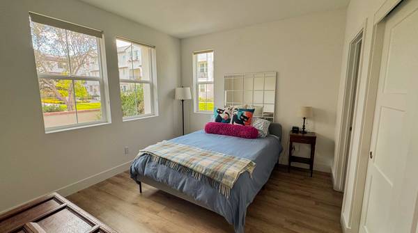 $5,300 / 4br - 1840ft2 - Encantador condominio de 3 pisos, 4 habitaciones, 3.5 baños (novato)63667905757699122
