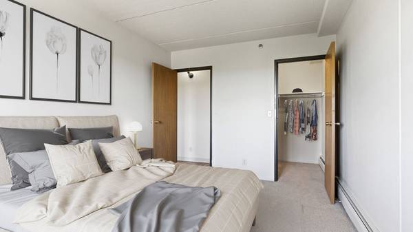 $1,400 / 2br - 843ft2 - Air Conditioning, in Saint Paul MN, 2/BD 1/BA (170 Ruth Street North, Saint Paul, MN)63868814214787123