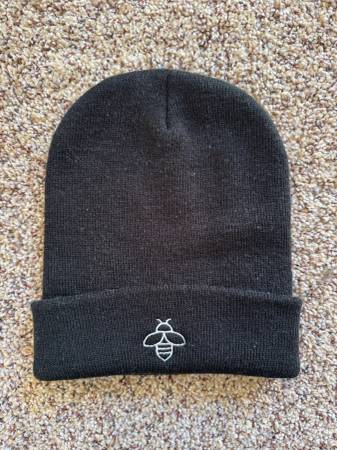 Stay Warm, Stay Fly: Buzz-Worthy Beekeeper’s Naturals Beanie - NEW 1