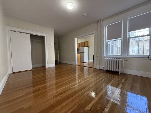 $2,475 / 1br - Fenway 1 Bed w/ City Views - Students OK - Laundry in Building (Fenway)63996545240450120
