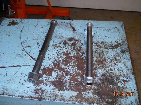 04 and 06 hayabusa rear axle 1