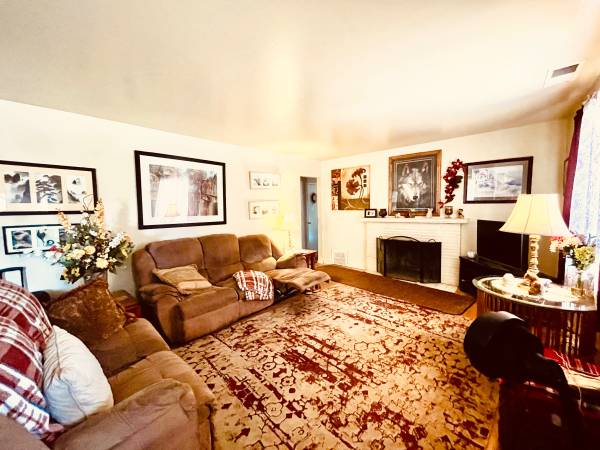 $750 / 5br - 120ft2 - Peaceful Furnished Private Room For Rent @ Convenient Location (Sacramento)64043669889027121