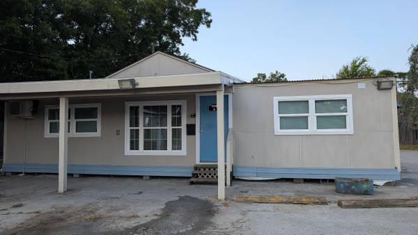 $1,000 / 1br - Cozy house in la marque TX (La marque Tx)63844193705217120