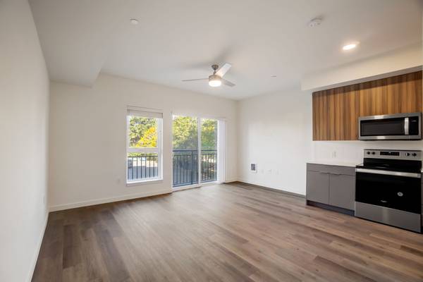$2,399 / 2br - Private Balcony or Patio, Online Payments Available (Downtown Burien)63838111821059124