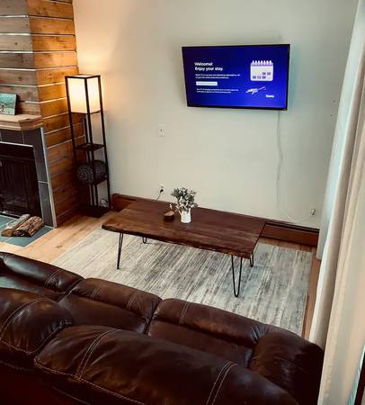 $2000.00 / 2br - 1028ft2 - Furnished Cozy 2 Bed, 1.5 Bath Townhome in Anchorage64014172456962121