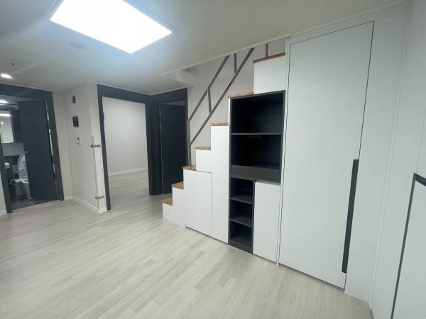 Modern, Clean, 2rooms, Loft Space. 1