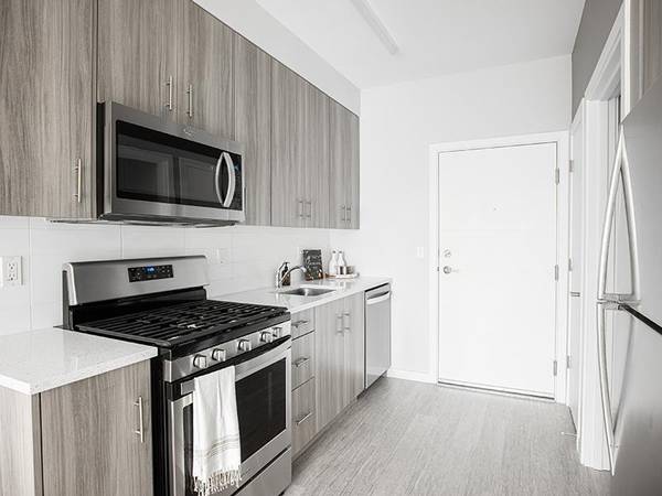 $1,399 / 1br - 479ft2 - Electrodomésticos eficientes desde el punto de vista energético y de acero inoxidable, lavavajillas (4111 North East Martin Luther King Junior Boulevard Por)63831251843715123
