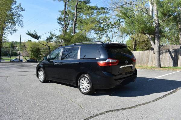 2015 Toyota Sienna Limited Premium 7 Passenger AWD 4dr Mini Van - $17,490 (+ Alpha Motors TN)63625059599745123