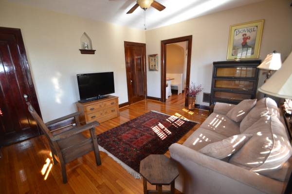 $1,395 / 1br - 650ft2 - E-4 Furnished 1BR by Mt Lookout Square (Mt. Lookout/Hyde Park)63974471681283122