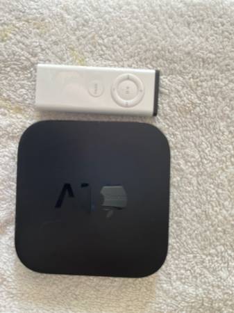 Apple TV 3rd generation w. Apple remote 1