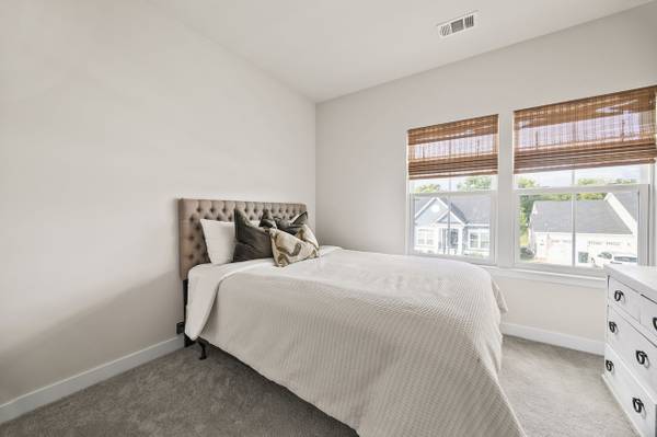 $1,140 / 2br - Charm and In-Unit Laundry in a Bright Vintage Gem (Plano, TX)63796350747523122