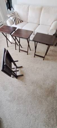 Like New Solid Hardwood TV Tray Table 5 Piece Set (Lexington) 1