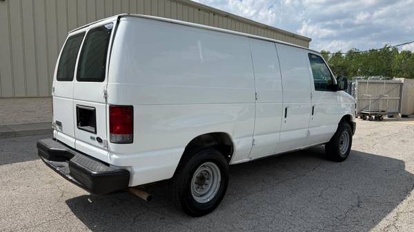 2012 Ford E-Series E-250 - Photo 5