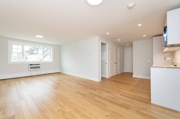 $2,700 / 1br - **SOMERVILLE-SPRING HILL-11/1/25 MOVE-IN; NO BROKER FEE, PARKING AVAIL (Spring Hill)63856337683715120