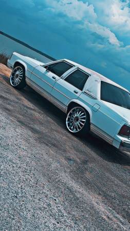 1989 crown Victoria Ltd - $3,000 (Hayes)63621705714177124