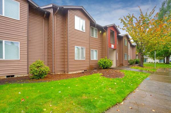 $1,425 / 1br - 643ft2 - Ring In The New Year w/ One Month FREE At The Township! (Canby)63956926852610122