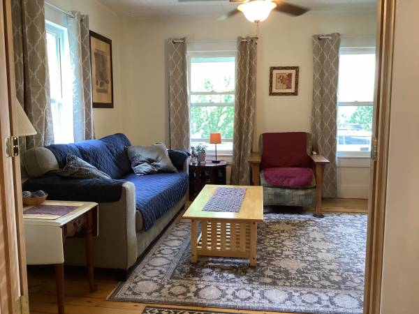$2,700 / 2br - Beautiful sun soaked fully furnished first floor large apartment64017045033475124