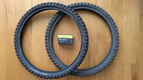 2 Panaracer Smoke 20x2 BMX/MTB tires + 1 20x2 tube 1